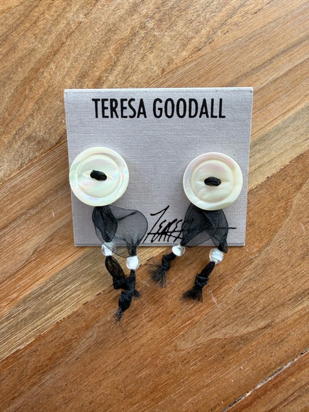 Vintage Teresa Goodall Shell Button Dangle Earrings 2002 Artisan Shell NWT